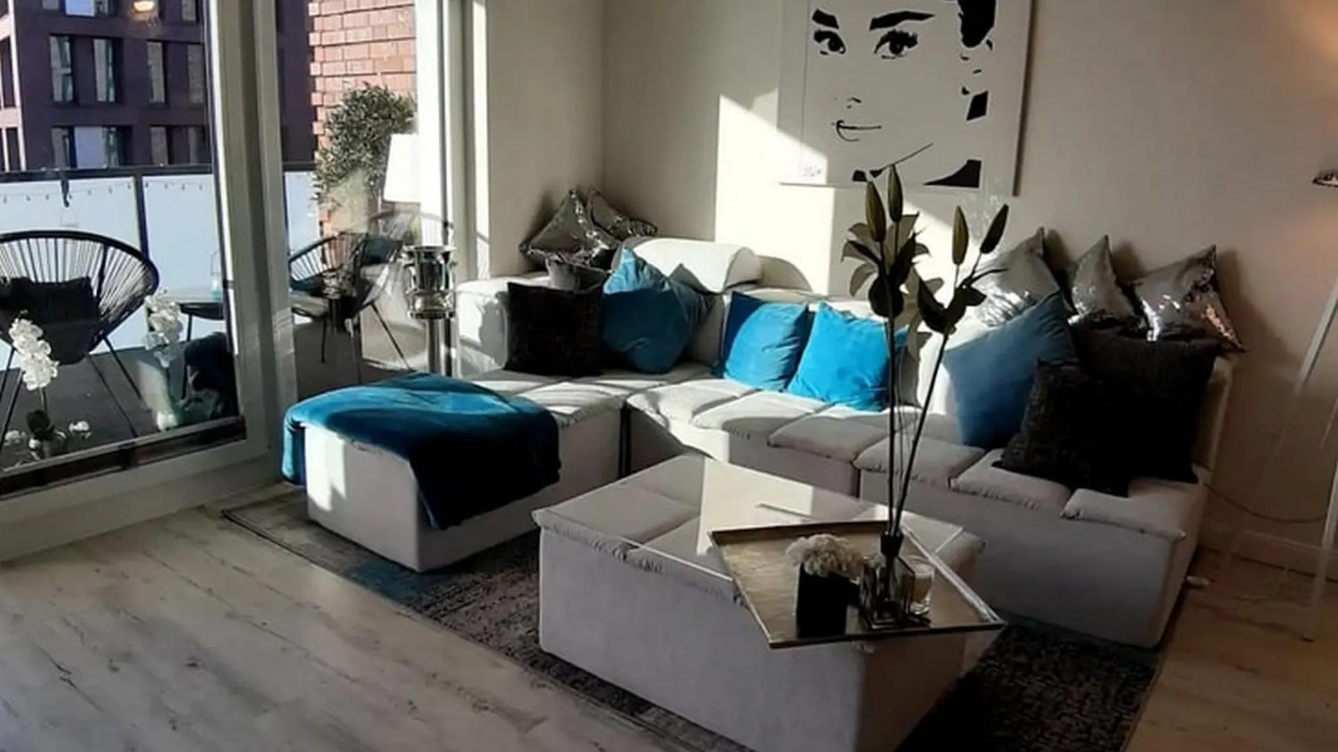 Grosse Wohnung 2 Balkone Zentrum Bootsanleger Hamburg Apartment